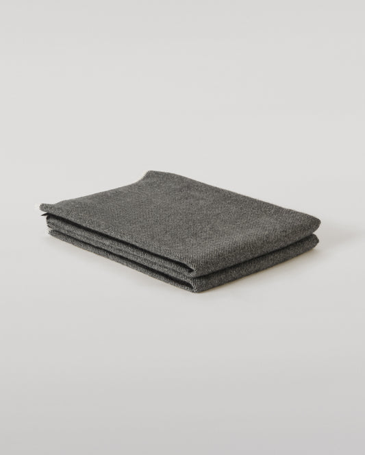Johnstons of Elgin Mountain Twill Cashmere Blanket in Monochrome WA002639RU7757ONE