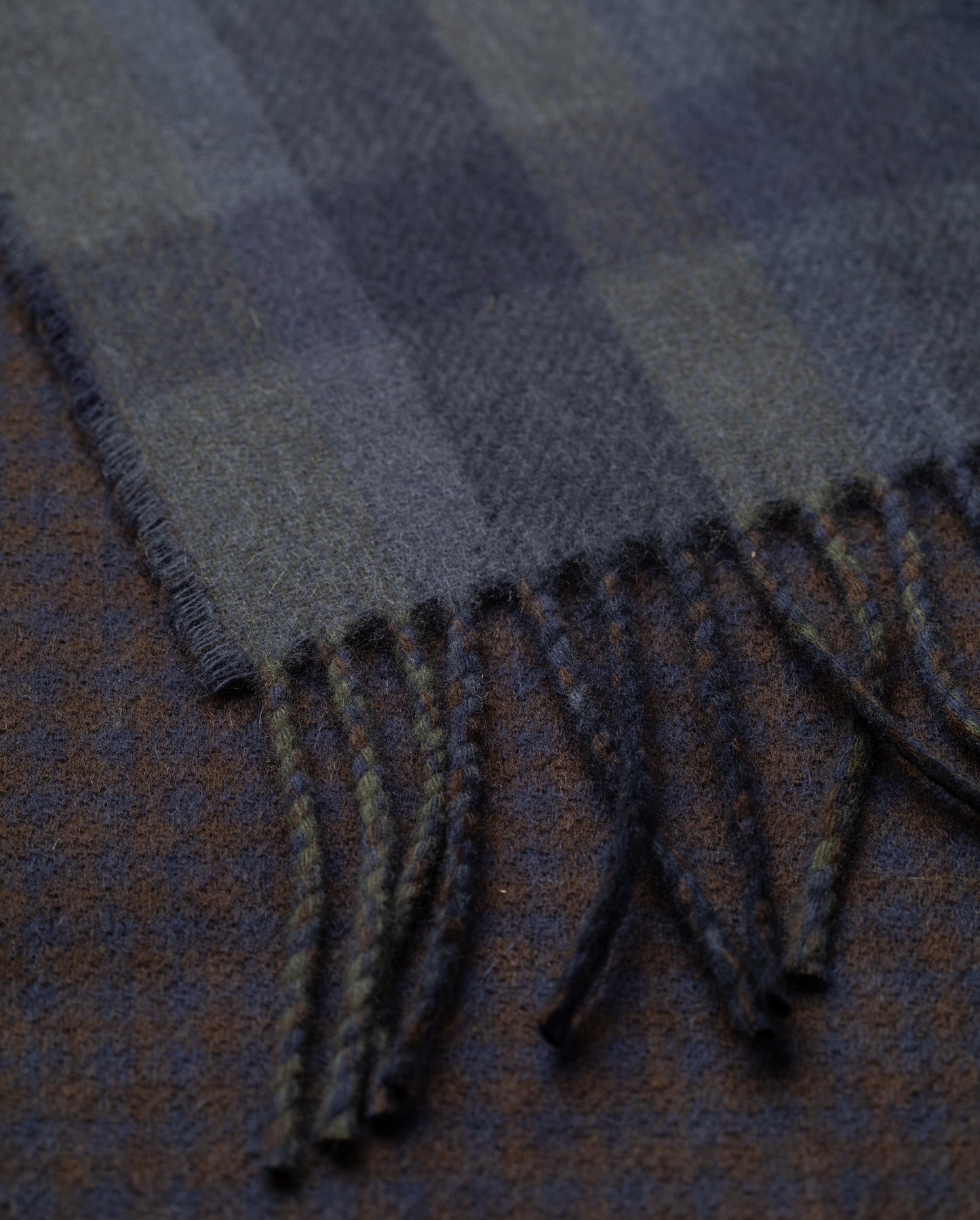 JOHNSTONS OF ELGIN CASHMERE CONTRAST REVERSIBLE SCARF BROWN & NAVY 100% CASHMERE WA000020RU7794ONE