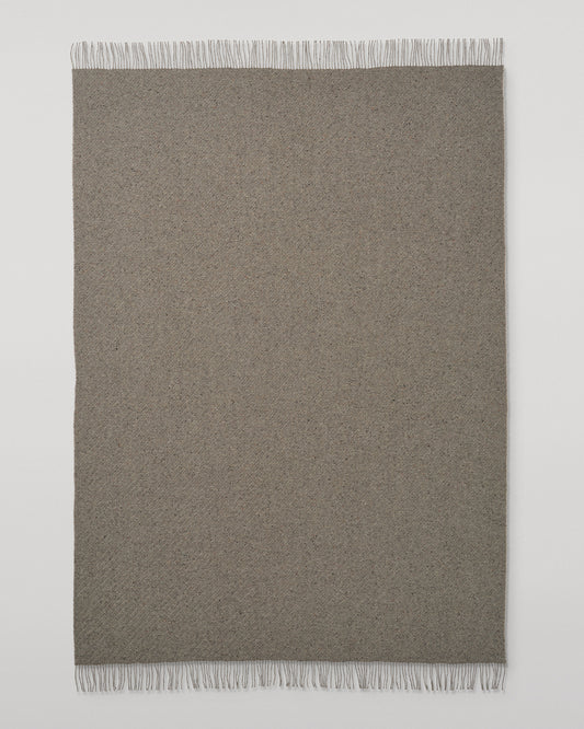 Johnstons of Elgin Lofty Cashmere Blanket in Peregrine Grey WAC02308RU7653ONE
