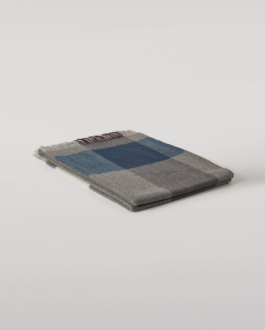 Johnstons of Elgin Block Border Throw in 100% Wool, Grey, WDC01871RU7830ONE