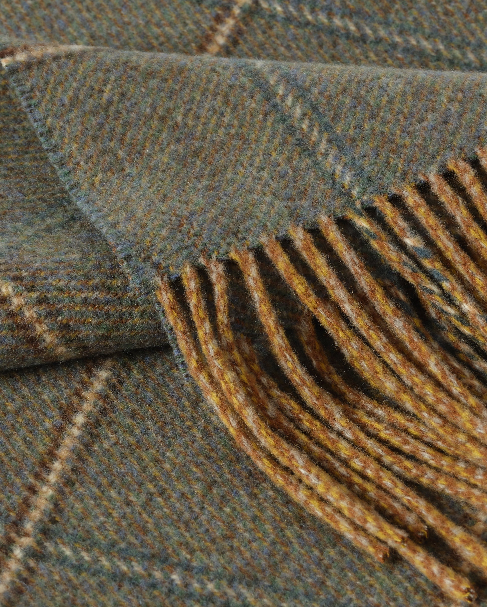 Johnstons of Elgin 100% Wool Throw in Green Windowpane Check WDC01930RU7778ONE